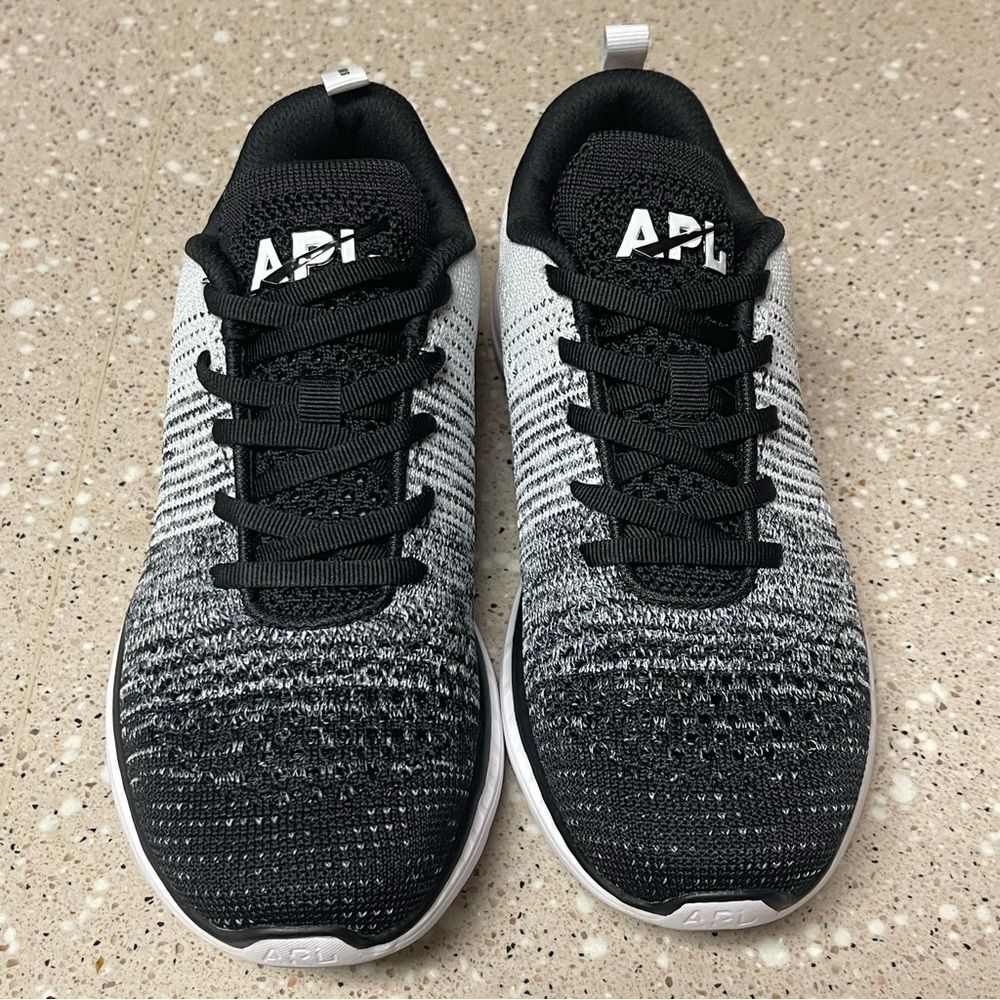 New In Box Women’s APL Athletic Propulsion Labs TechLoom Pro Size 7.5 Black/HtrG - Picture 2 of 8